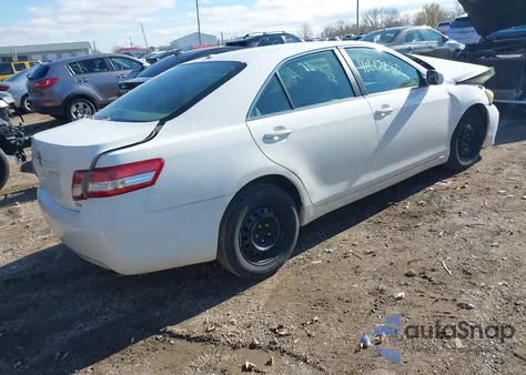 2011 Toyota Camry Le z USA, uszkodzony, nr VIN 4T1BF3EK4BU739849